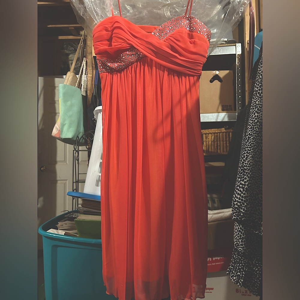 Coral Semi Formal Dress (Knee Length—Size 4)